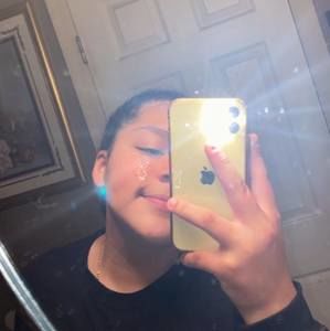 Meet your Posher, Crystal